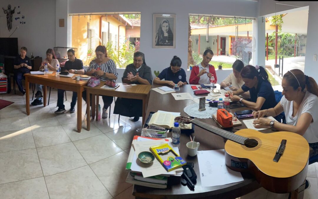 Taller de oración continua Madres Escolapias Colombia